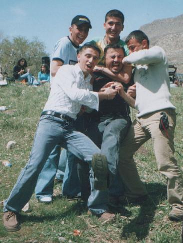 SHABAB_D_BAKHTMEEE.jpg - 34201 Bytes